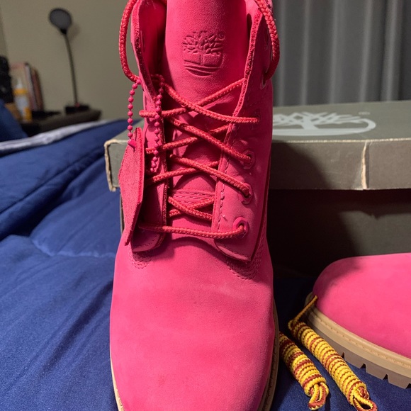 Pink Timberland girls boots. - Picture 7 of 8